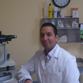 Dr. Navin Rachwani. Oftalmólogos en Arroyo de la miel